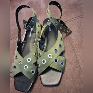 No Boundaries Olive Green Sandals with Grommet Detail Size 11